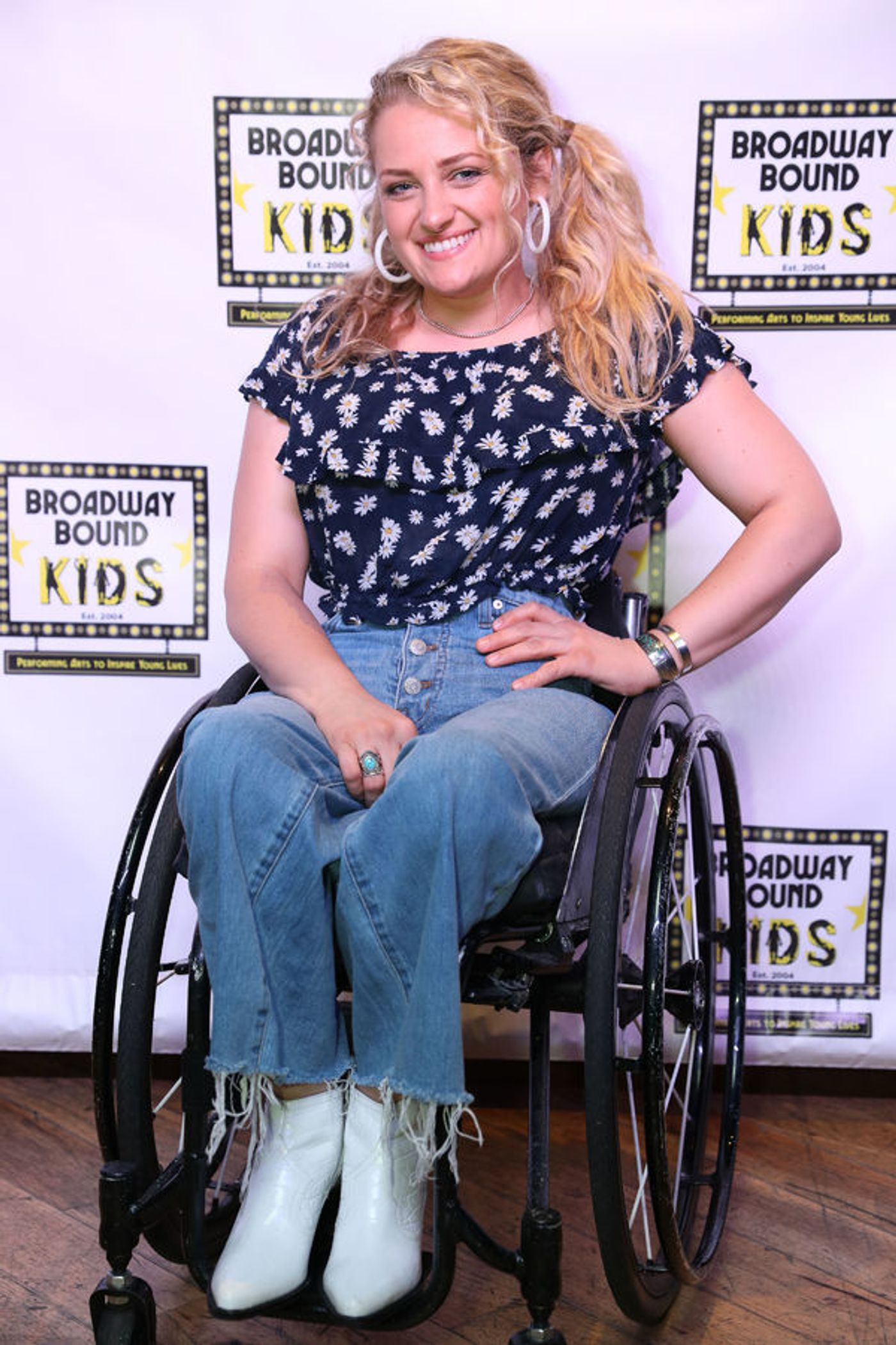Photo Flash: Paige Davis Wins Big at BROADWAY BEE  Image