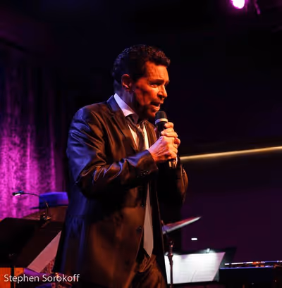 Clint Holmes Photo