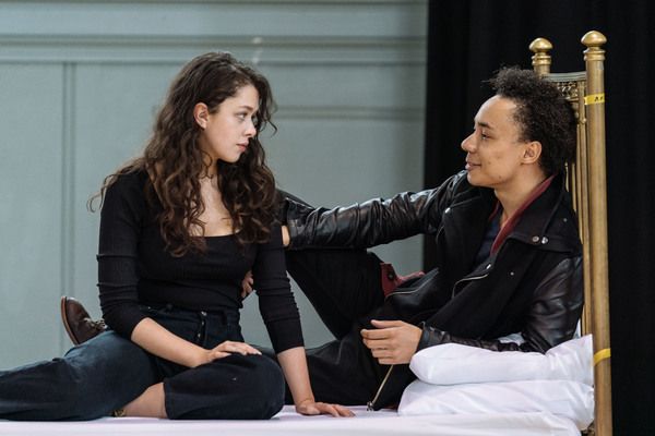 Isis Hainsworth and Kit Young Photo