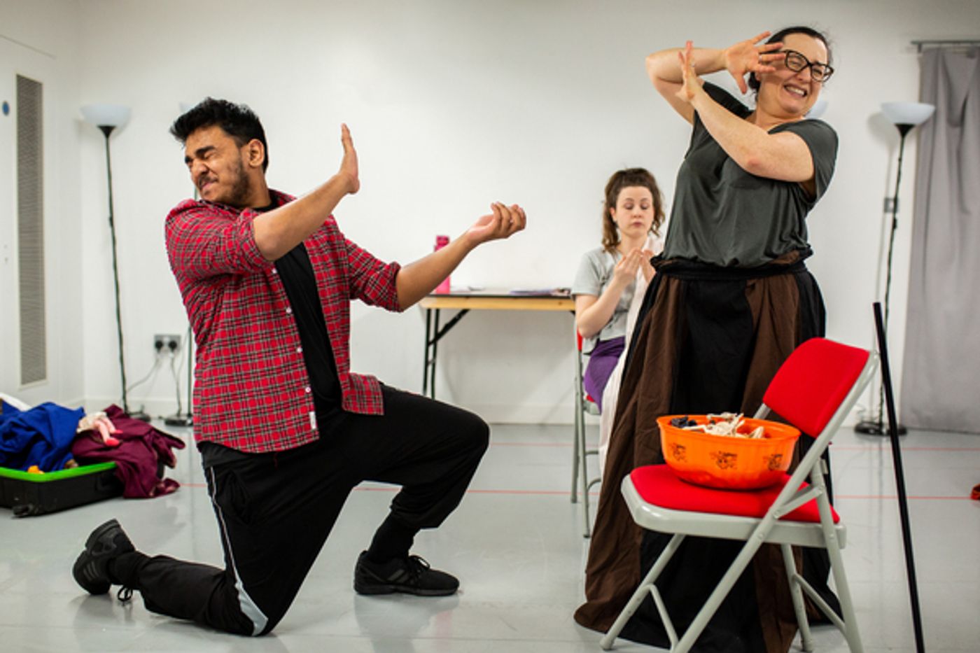 Photo Flash: Inside Rehearsal For Deafinitely Theatre's HORRIBLE HISTORIES' DREADFUL DEAF  Image