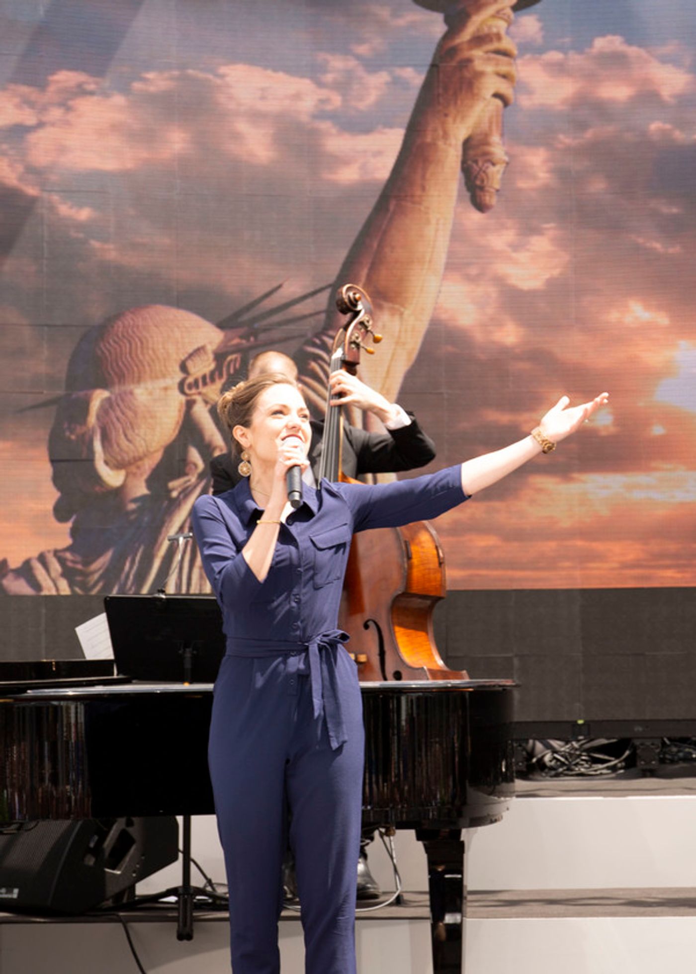 Photo Flash: Laura Osnes, Lilli Cooper and Javier Muñoz Honor Irving Berlin Statue of Liberty Museum  Image