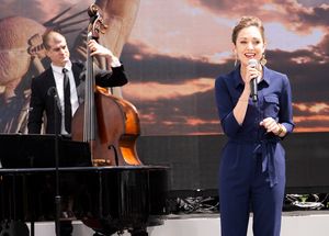 Laura Osnes Photo