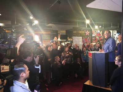 Lee Majors greets crowds from podium at The Hollywood Museum Photo