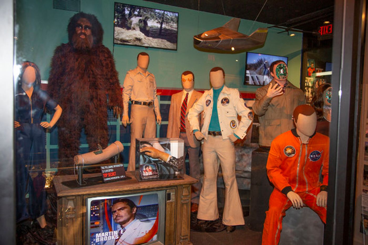 Photo Flash: TV & Film Fans and Famous Gather For Three New Exhibits At Hollywood Museum Photo Flash: TV & Film Fans and Famous Gather For Three New Exhibits At Hollywood Museum Image