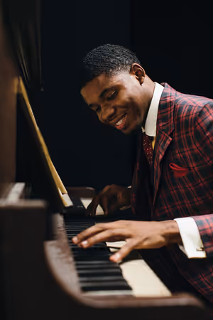 J. Isaiah Smith @ BroadwayWorld J. Isaiah Smith Photo