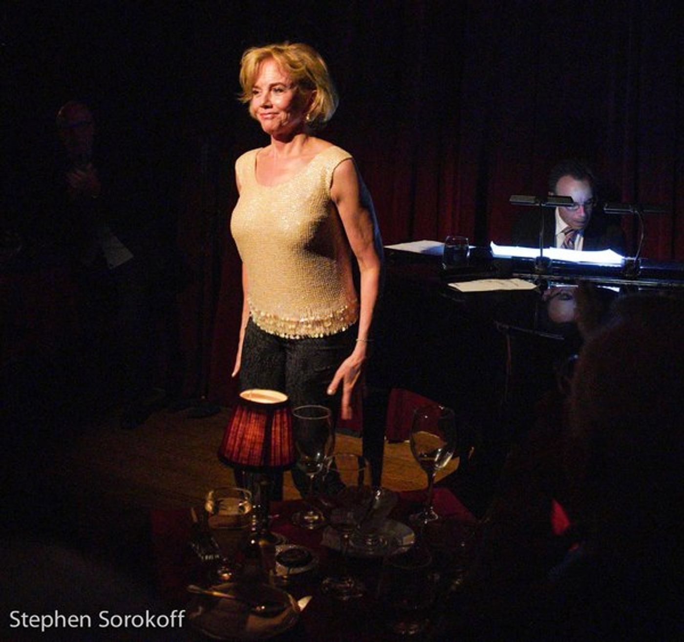 Photo Coverage: Linda Purl Plays the Beach Cafe  Image