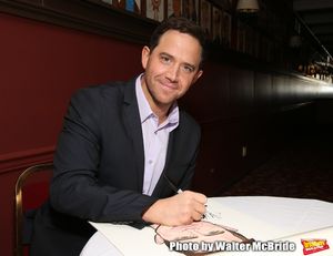 Santino Fontana  Photo