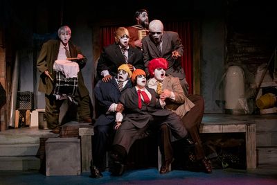 Jonathan Apriesnig, Jeannine Gaskin, Daniel McNamara, Wesley Allen, Maes Lunaria, Rox Photo