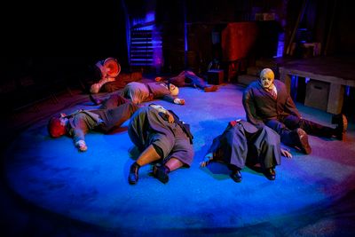 Maes Lunaria, Jonathan Apriesnig, Wesley Allen, Daniel McNamara, Chris Walker, Roxana Photo