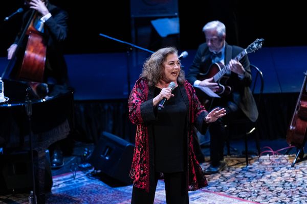 Kathleen Turner Photo