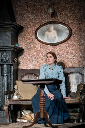 Justine Mitchell Photo