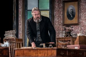 Roger Allam Photo