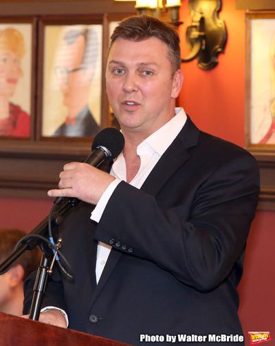 Warren Carlyle  Photo