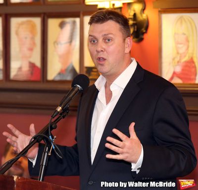 Warren Carlyle Photo