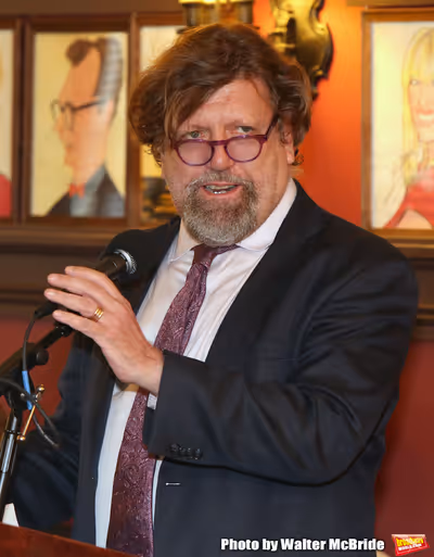 Oskar Eustis  Photo