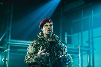 Aaron Sidwell Photo
