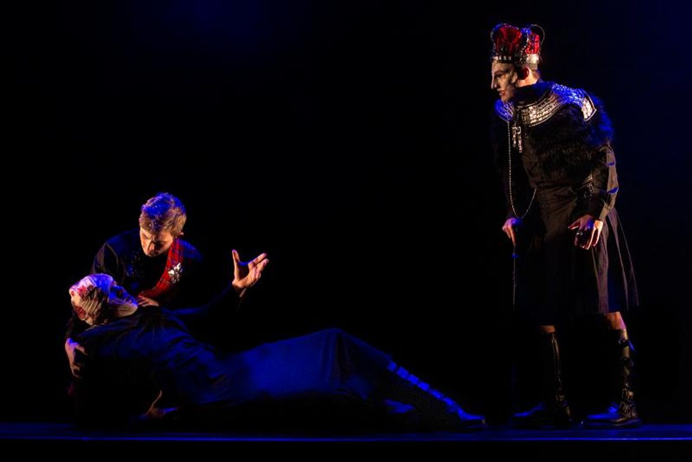 Review: MACBETH's Tragic Tale of Ambition Hauntingly Staged at Theatre on the Bay  Image