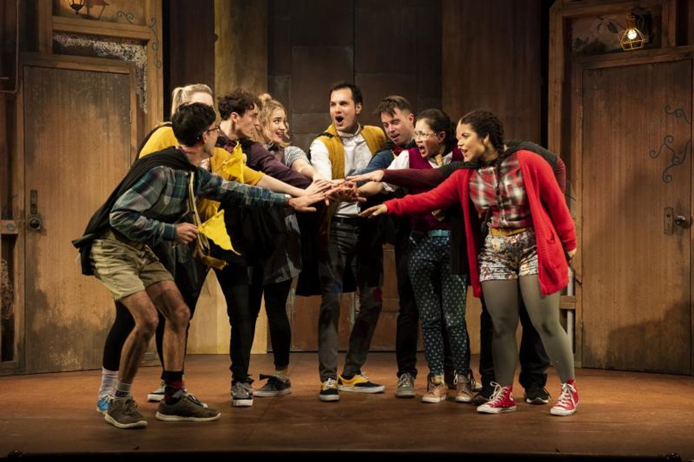 Review: PUFFS OR SEVEN INCREASINGLY EVENTFUL YEARS AT A CERTAIN SCHOOL OF MAGIC AND MAGIC Is A Hilarious Parody For Fans Of The Famous Magic Franchise.  Image