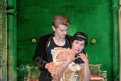 Rupert Spraul as Hamlet and Julie Lynn Baber as Gertrude Photo