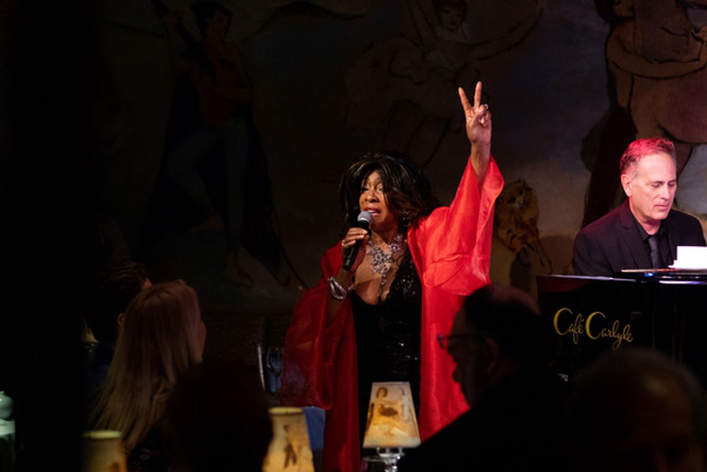 Photo Flash: Mary Wilson of The Supremes Takes The Stage At Cafe Carlyle  Image