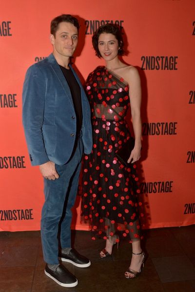 Colin Woodell and Mary Elizabeth Winstead Photo