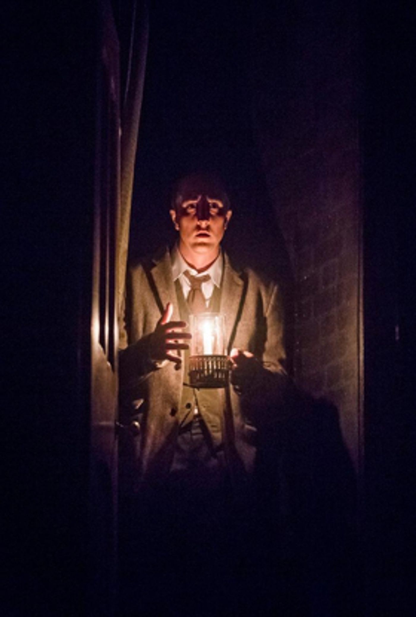 Interview: Stuart Fox Talks THE WOMAN IN BLACK at Fortune Theatre  Image