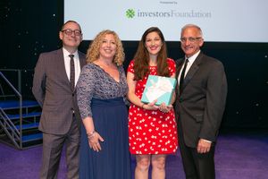 Mike Stotts (Paper Mill Playhouse Managing Director), Lisa Cooney (Paper Mill Playhouse Director of Education), a representative of Perth Amboy High School (Winner of the Educational Impact Award), and Mark Hoebee (Paper Mill Playhouse Producing Artistic @ BroadwayWorld Mike Stotts (Paper Mill Playhouse Managing Director), Lisa Cooney (Paper Mill Playhou Photo