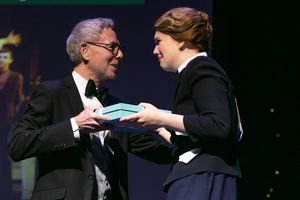 Patrick Parker (Paper Mill Playhouse Associate Artistic Director) and Kassi McMillan (Winner of Outstanding Performance by an Actress in a Leading Role) @ BroadwayWorld Patrick Parker (Paper Mill Playhouse Associate Artistic Director) and Kassi McMillan Photo