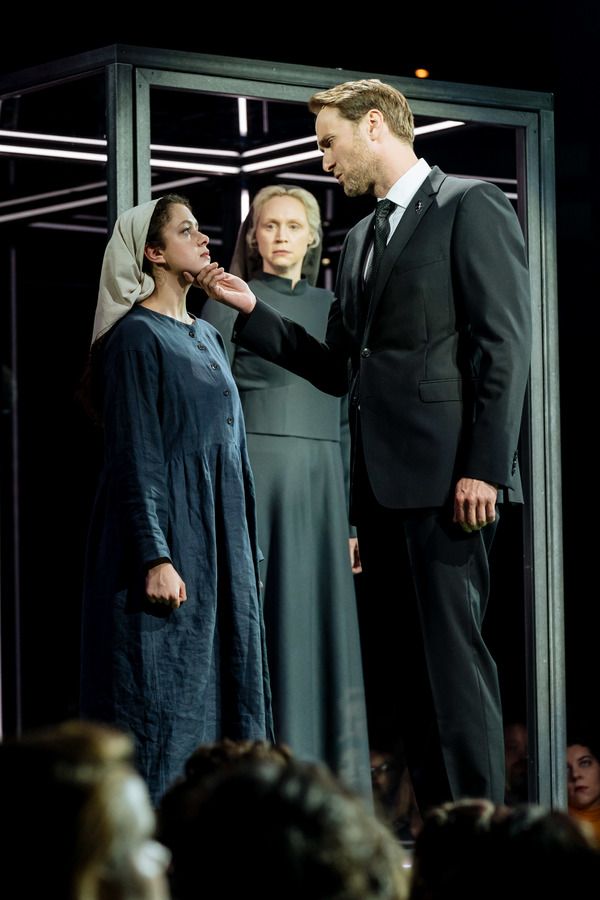 Photo Flash: First Look at Bridge Theatre's A MIDSUMMER NIGHT'S DREAM — photo 5 of 16