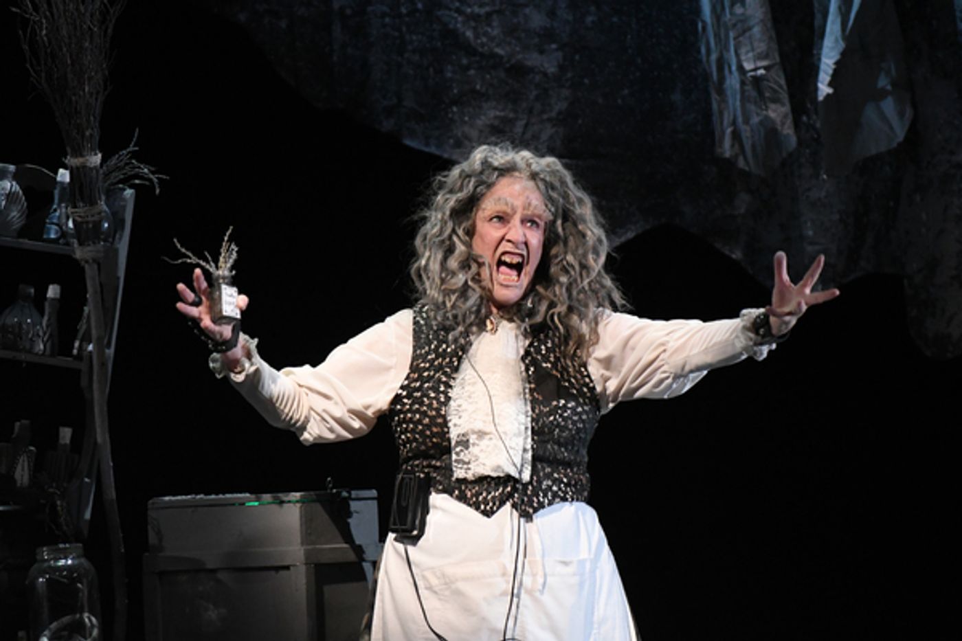 Photo Flash: Arizona Broadway Theatre Presents THE ADDAMS FAMILY  Image