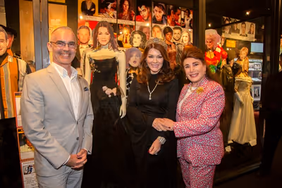 Mitch O'Farrell, Lisa Vanderpump and Donelle Dadigan with Exhibit Photo