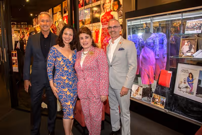 Peter Marc Jacobson, Fran Drescher, Donelle Dadigan and Mitch O'Farrell with "Happily Photo