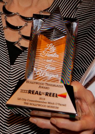 Lily Tomlin & Jane Wagner Trail-Blazers Award Photo