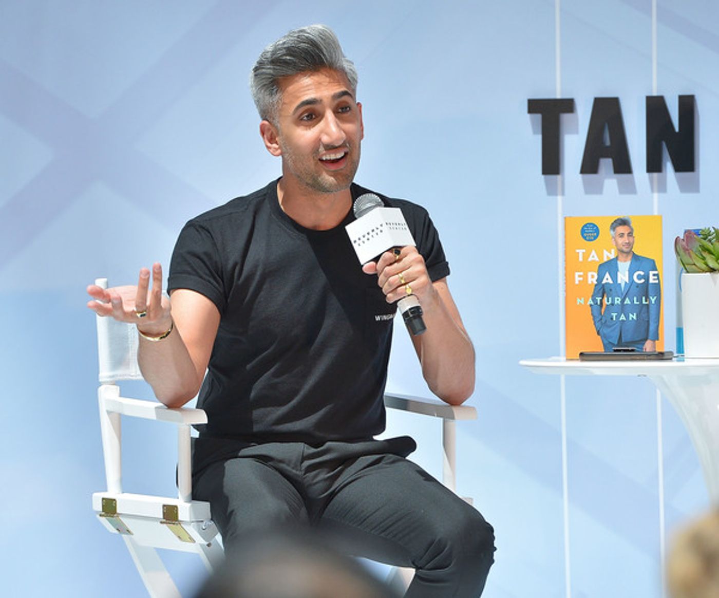 Photo Flash: QUEER EYE Fashion Guru Tan France Interviewed By Carson Kressley at Book Event  Image