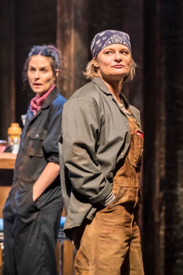 Leanne Best, Martha Plimpton Photo
