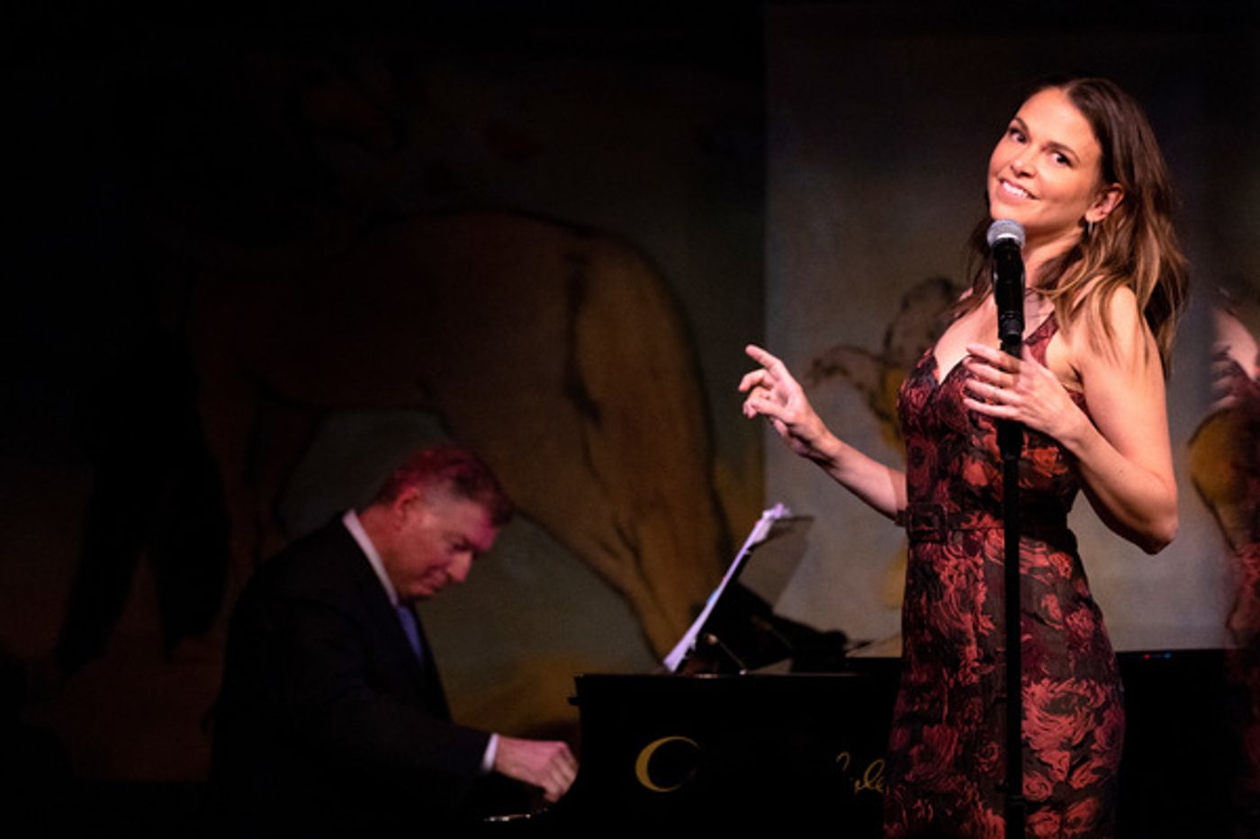 Photo Flash: Sutton Foster Kicks Off Residency at Cafe Carlyle  Image