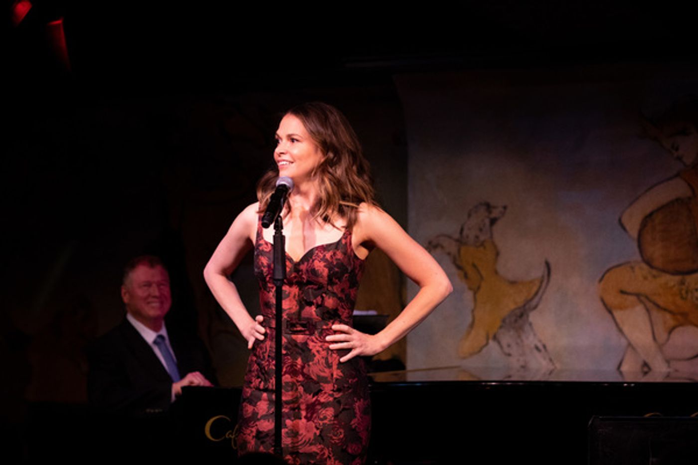 Photo Flash: Sutton Foster Kicks Off Residency at Cafe Carlyle  Image