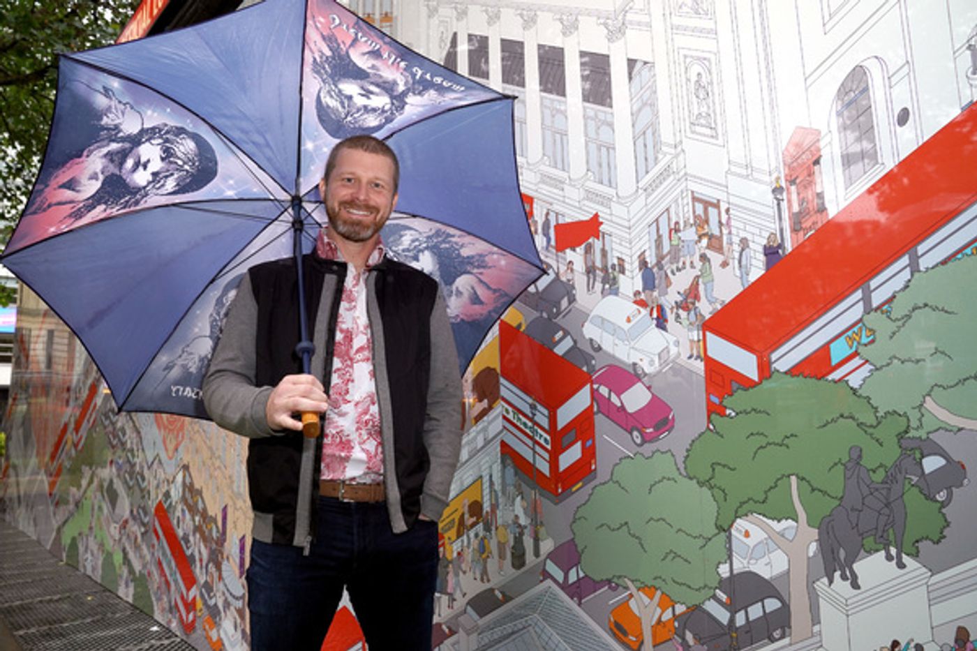 Photo Flash: TKTS Unveils Theatre Mural Alongside West End Stars  Image