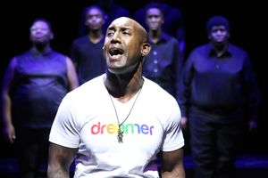 Quentin Earl Darrington @ BroadwayWorld Quentin Earl Darrington Photo