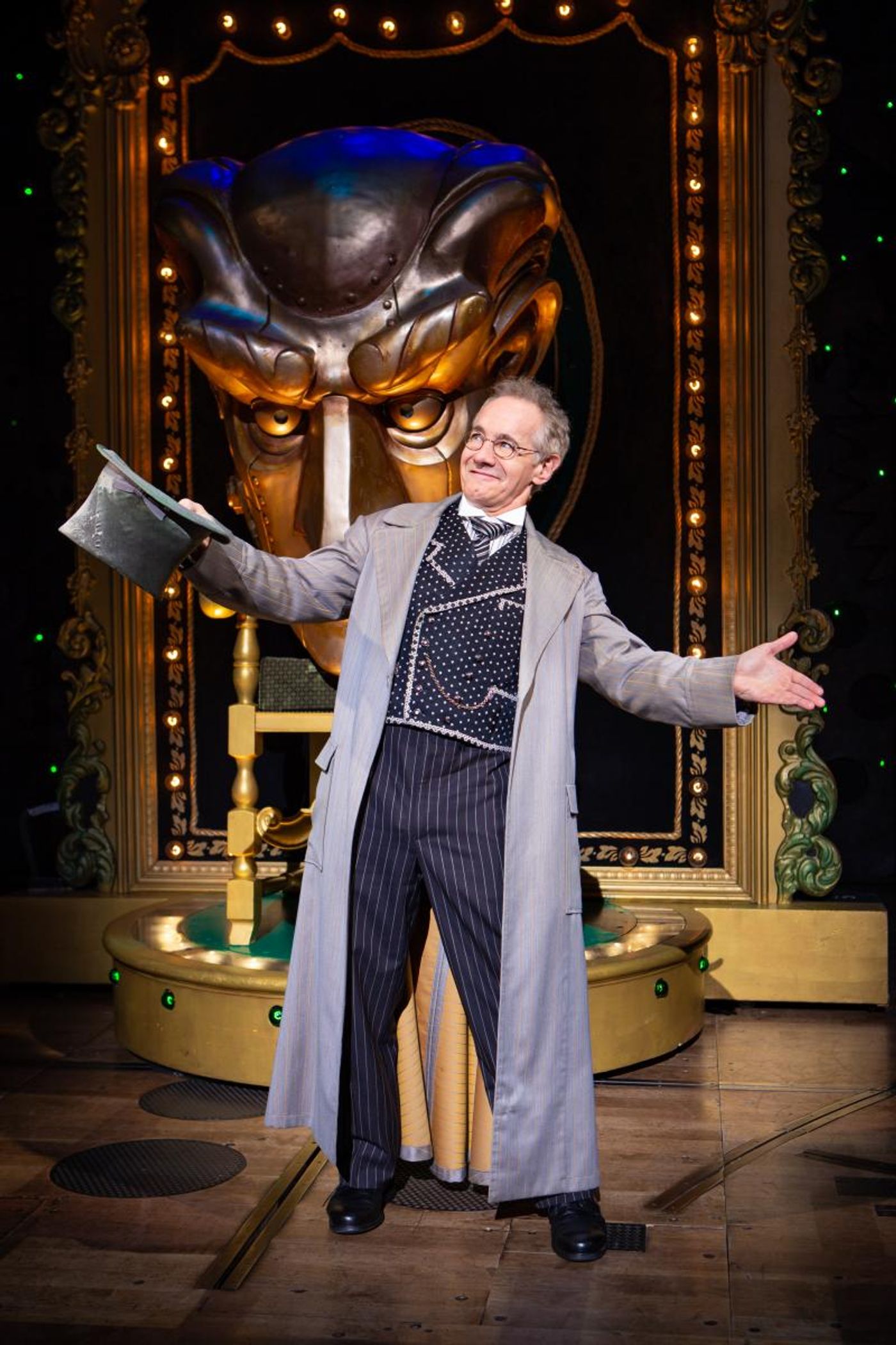 Review: Get Green!  WICKED at the Paramount is Still Luminous!  Image