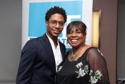  2019 Clarence Derwent Award winner Ephraim Sykes and his mom Photo