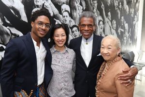 2019 Clarence Derwent Award winner Ephraim Sykes with Lia Chang, 2019 Richard Seff Award winner and 2019 Tony Award winner Andre De Shields and Lori Tan Chinn @ BroadwayWorld 2019 Clarence Derwent Award winner Ephraim Sykes with Lia Chang, 2019 Richard Seff Aw Photo