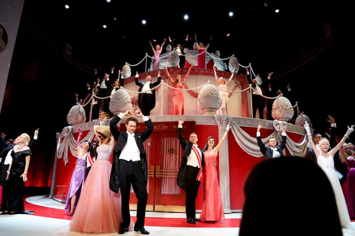 Review: I AM FROM AUSTRIA at Raimund Theatre  Image