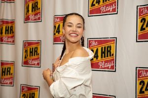 Solea Pfeiffer @ BroadwayWorld Solea Pfeiffer Photo