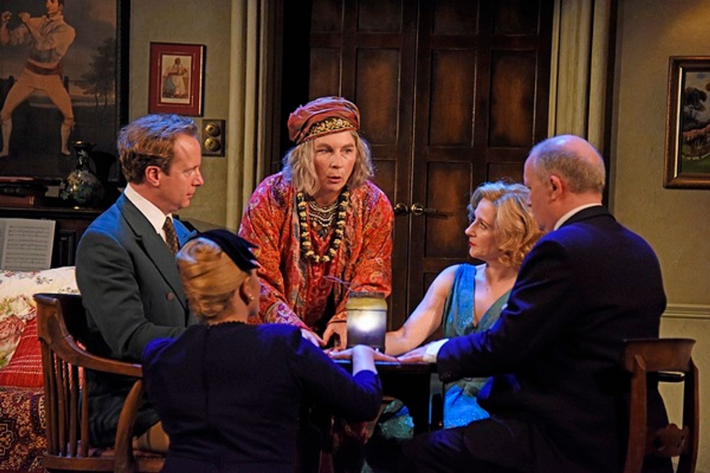 Photo Flash: Jennifer Saunders Stars in BLITHE SPIRIT  Image