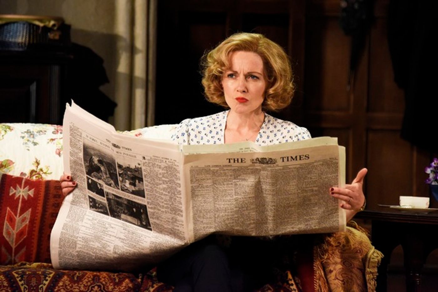 Photo Flash: Jennifer Saunders Stars in BLITHE SPIRIT  Image