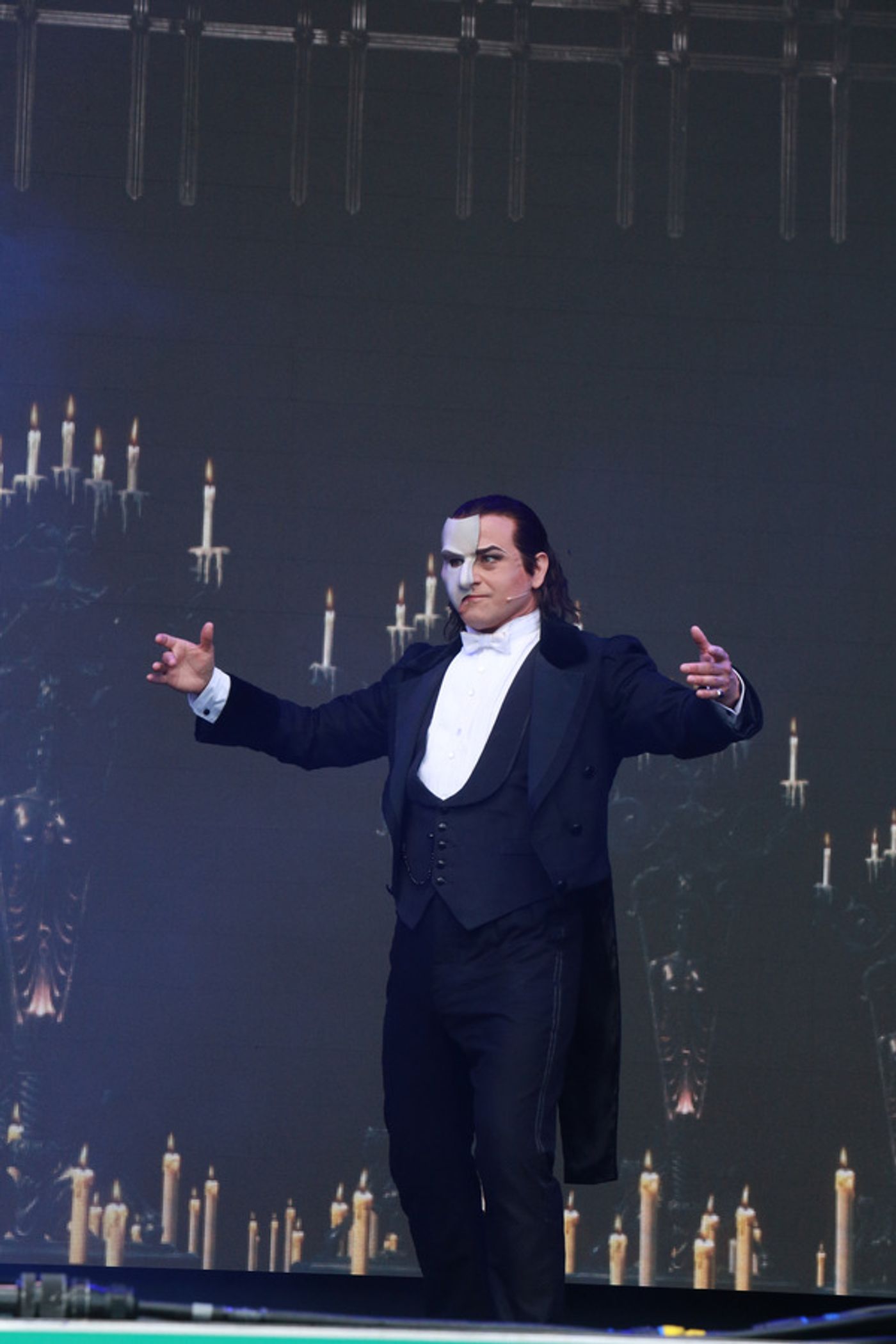 Photo Flash: COME FROM AWAY, TINA, JAMIE, and More Perform at West End Live  Image