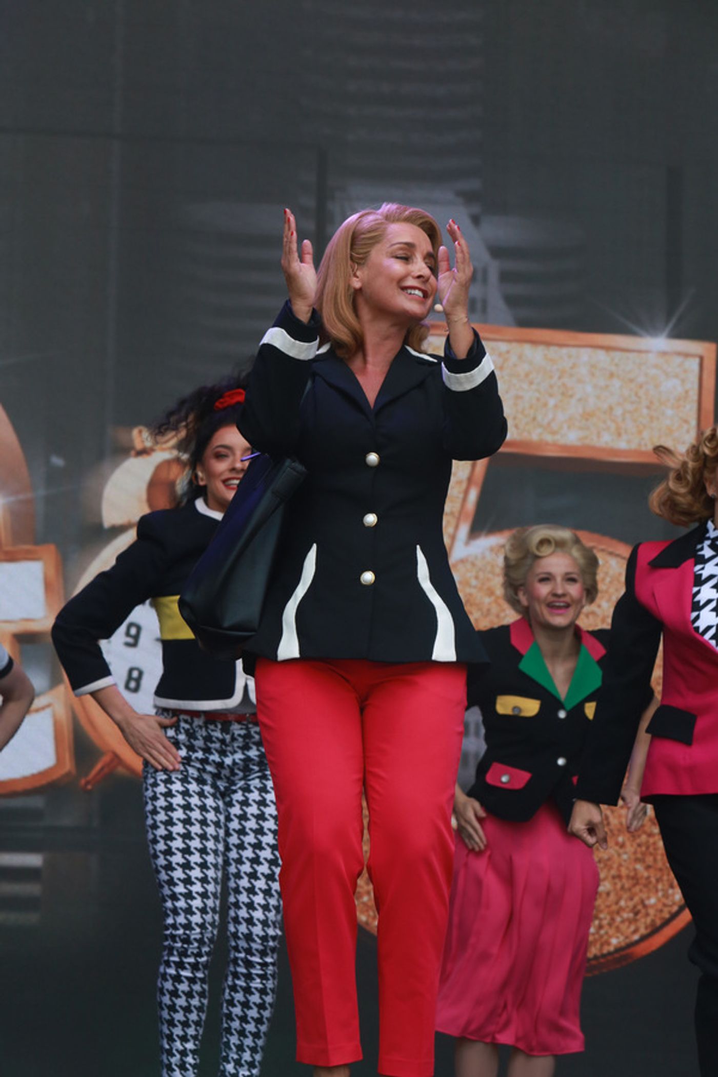 Photo Flash: COME FROM AWAY, TINA, JAMIE, and More Perform at West End Live  Image