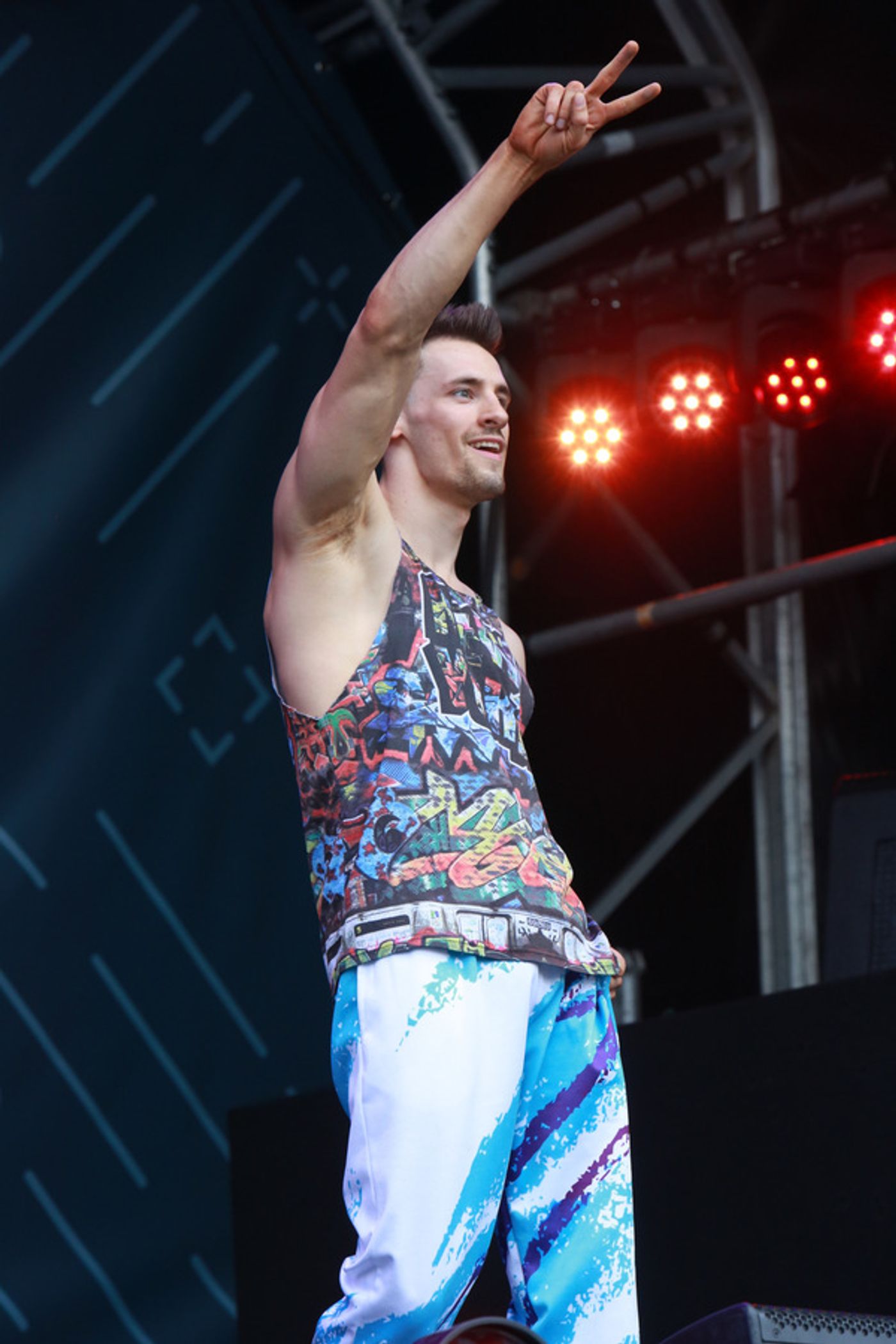 Photo Flash: COME FROM AWAY, TINA, JAMIE, and More Perform at West End Live  Image