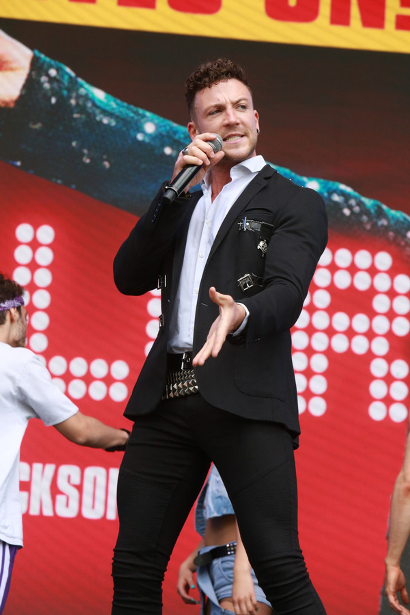 Photo Flash: COME FROM AWAY, TINA, JAMIE, and More Perform at West End Live  Image